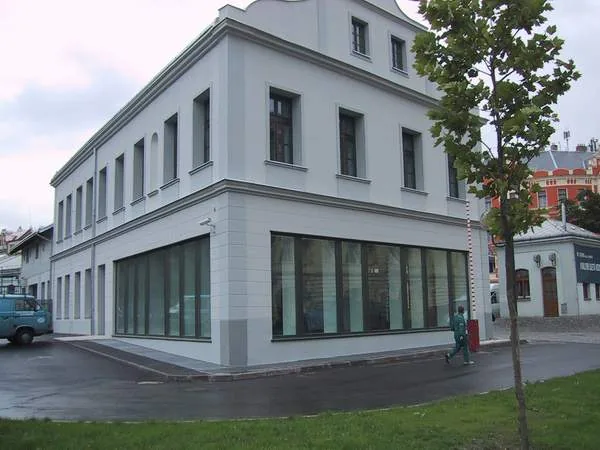 Podlaha autosalonu M3000 v Praze se systémem Iglú